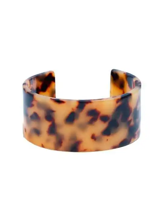 Brazalete cuff de resina de carey