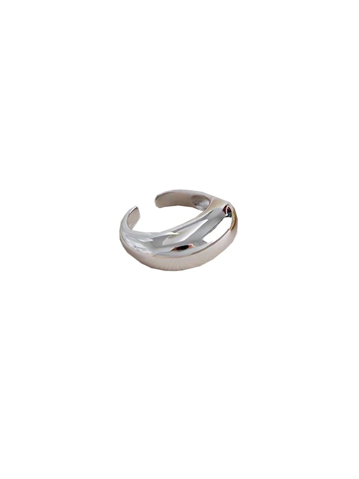 anillo plateado banda cóncava