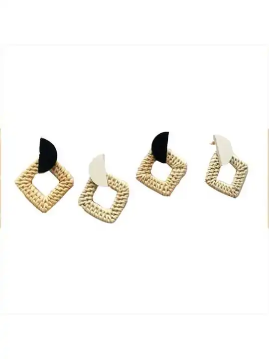 Pendientes de rafia natural