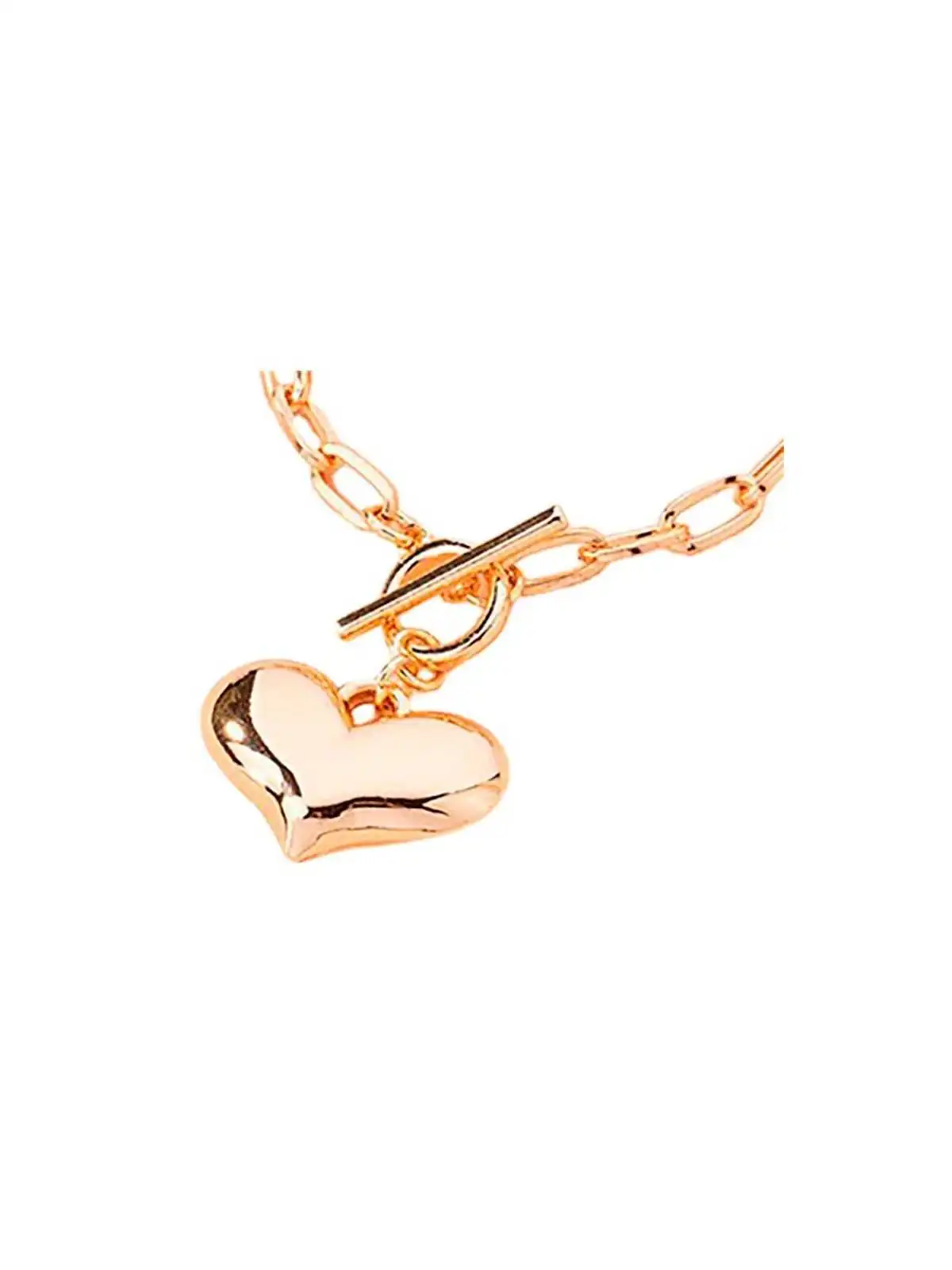 detalle de corazón dorado en brazalete
