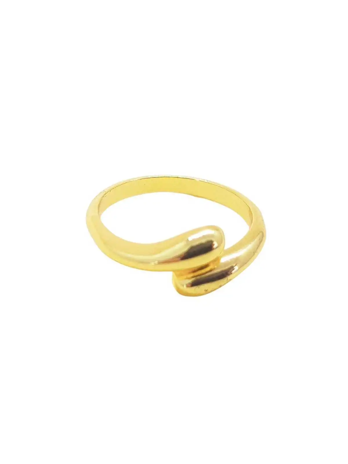 anillo dorado gota de agua