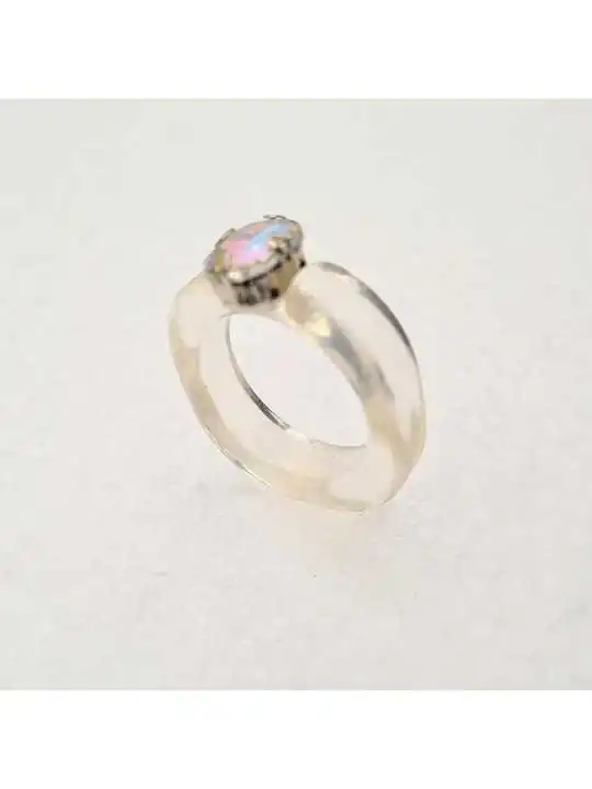anillo estilo compromiso de resina transparente