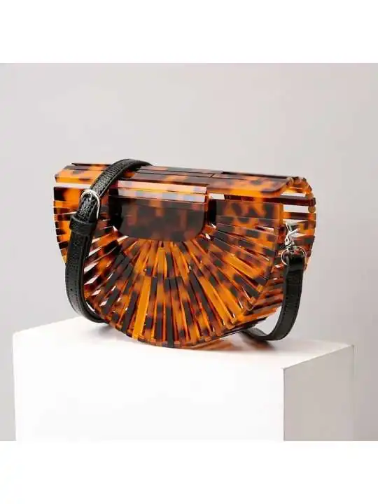 bolso resina de carey media luna