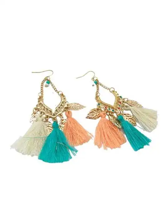 Pendientes de rafia natural de colores