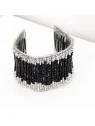 brazalete cuff plateado con chaquiras negras