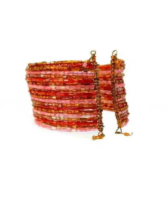 brazalete cuff abierto de chaquiras multicolor