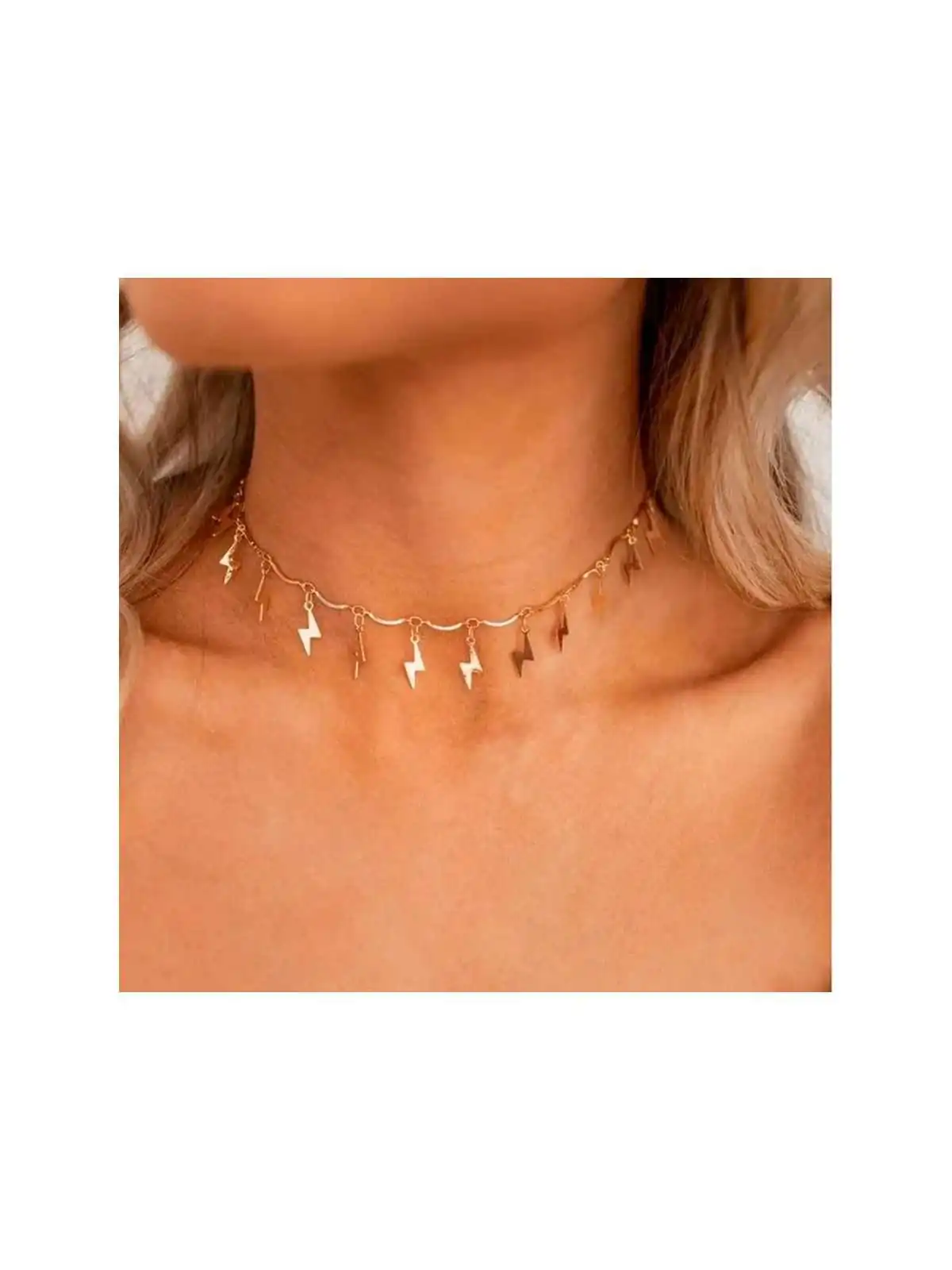 Collar gargantilla con rayos dorados