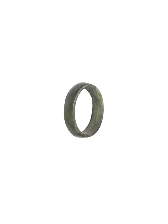 anillo con jade verde