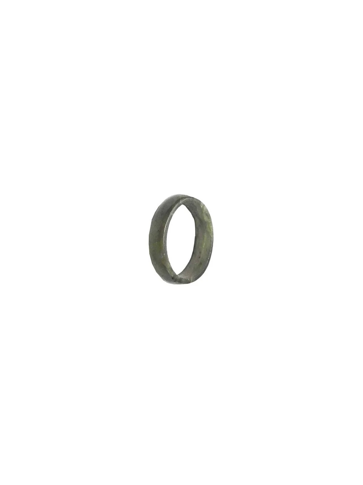 anillo con jade verde