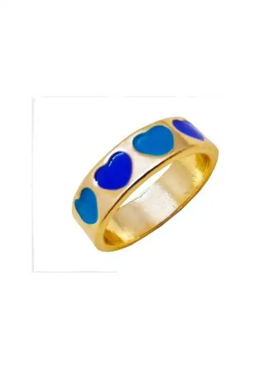 anillo dorado con corazones azules