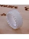 anillo plateado con rejilla