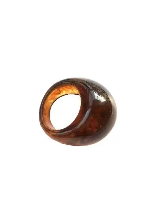 anillo de resina de carey ovalado
