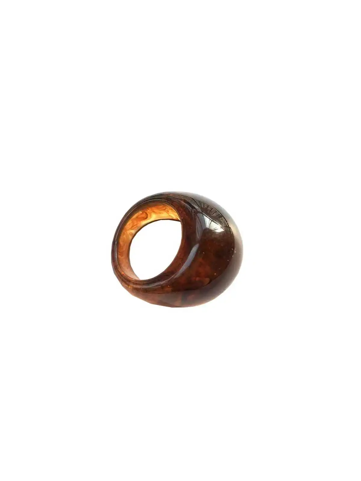 anillo de resina de carey ovalado