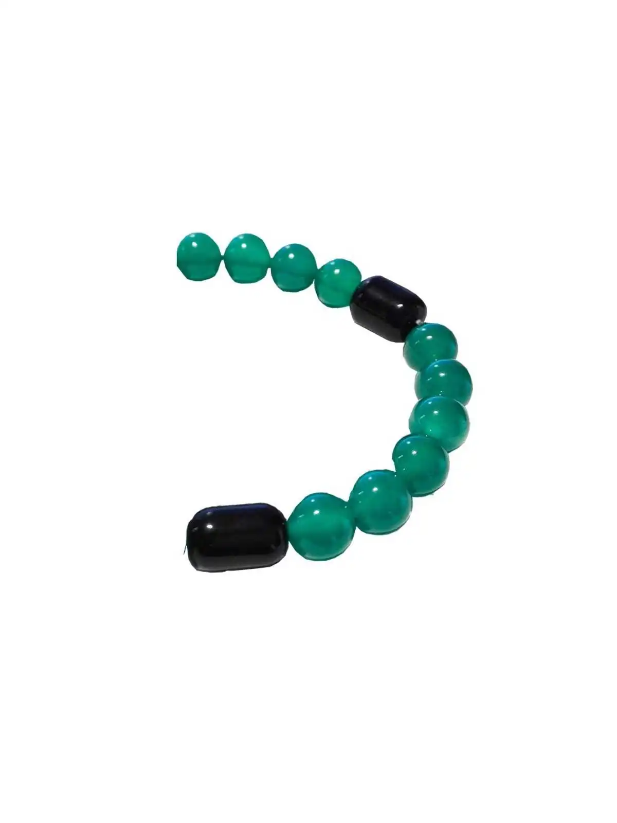 detalle de pulsera con jade veerde y cuarzo negro 