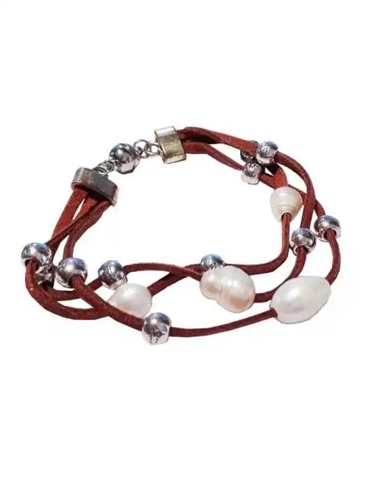 pulsera de cuero y perlas