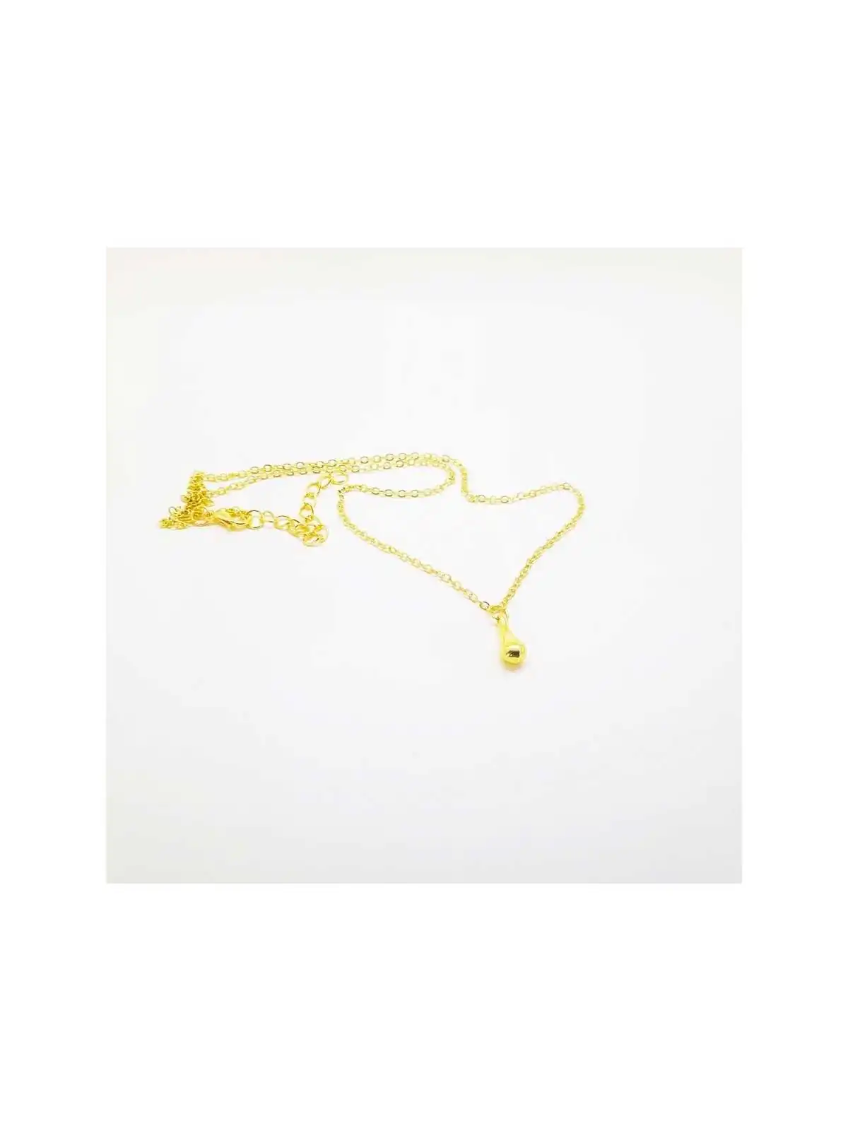 collar gota de agua dorada