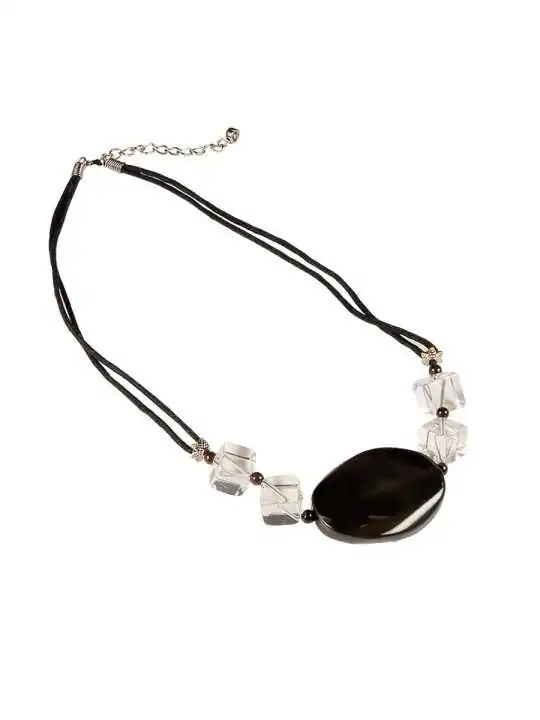 collar negro cuarzo y dados transparentes