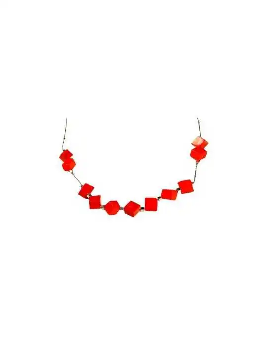 Detalle de Collar con cubos de Coral Rojo naturales