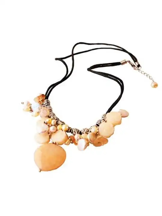 Collar de flores de jade