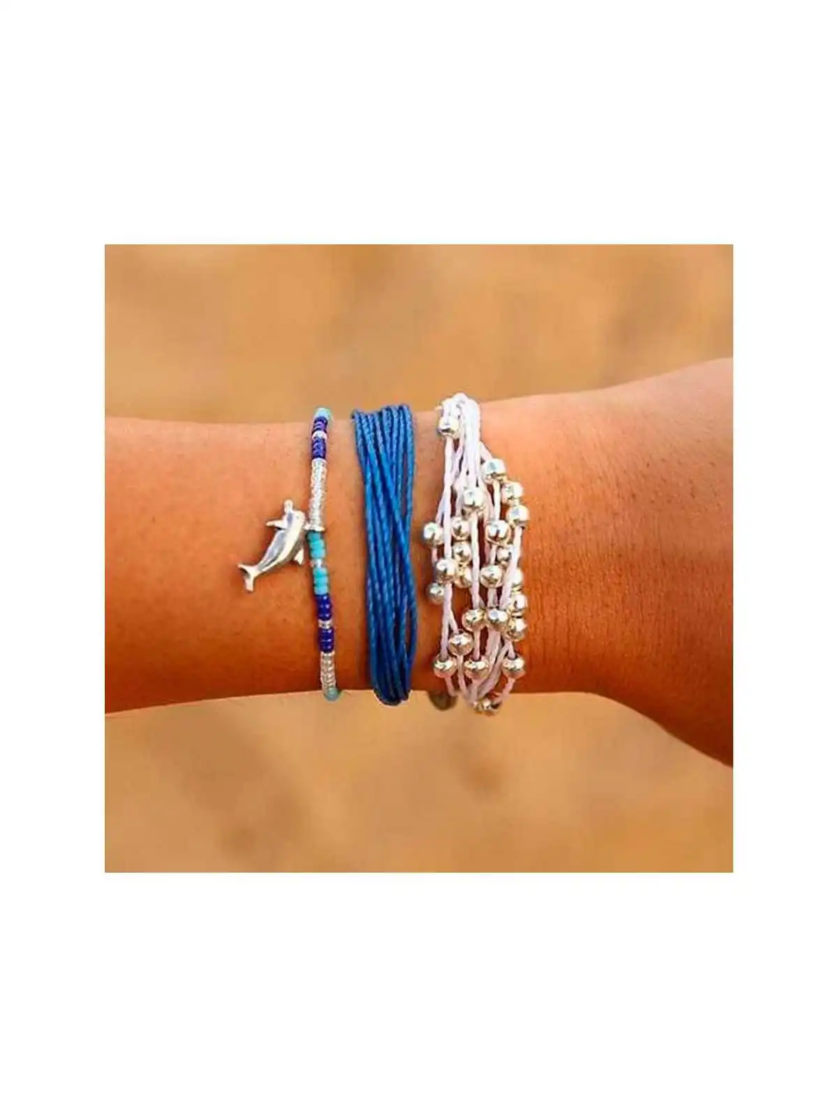 conjunto de tres pulseras de cordon azul y blanco con abalorios