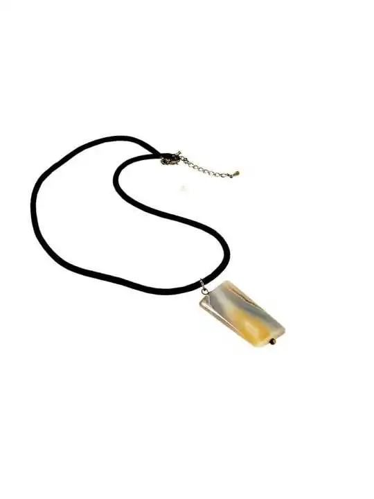 collar con colgante agata gris y amarilla