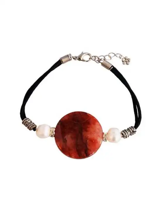Pulsera adornada con agata fuego y dos perlas 