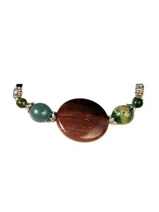 Detalle de pulsera con agatas de la india