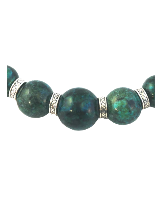 Detalle de pulsera con piedra fenix verde y negra