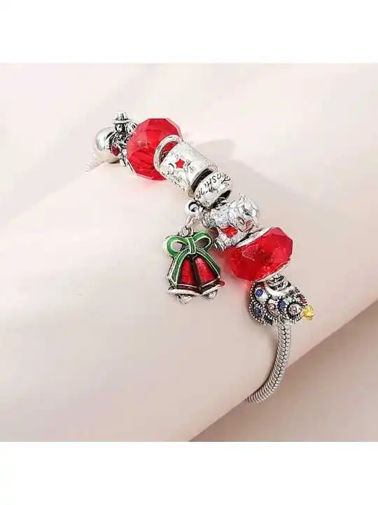 detalle pulsera de charms campanas de navidad