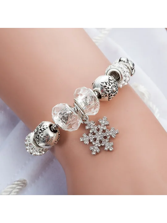 como se lleva Pulsera de charms plateada de la navidad