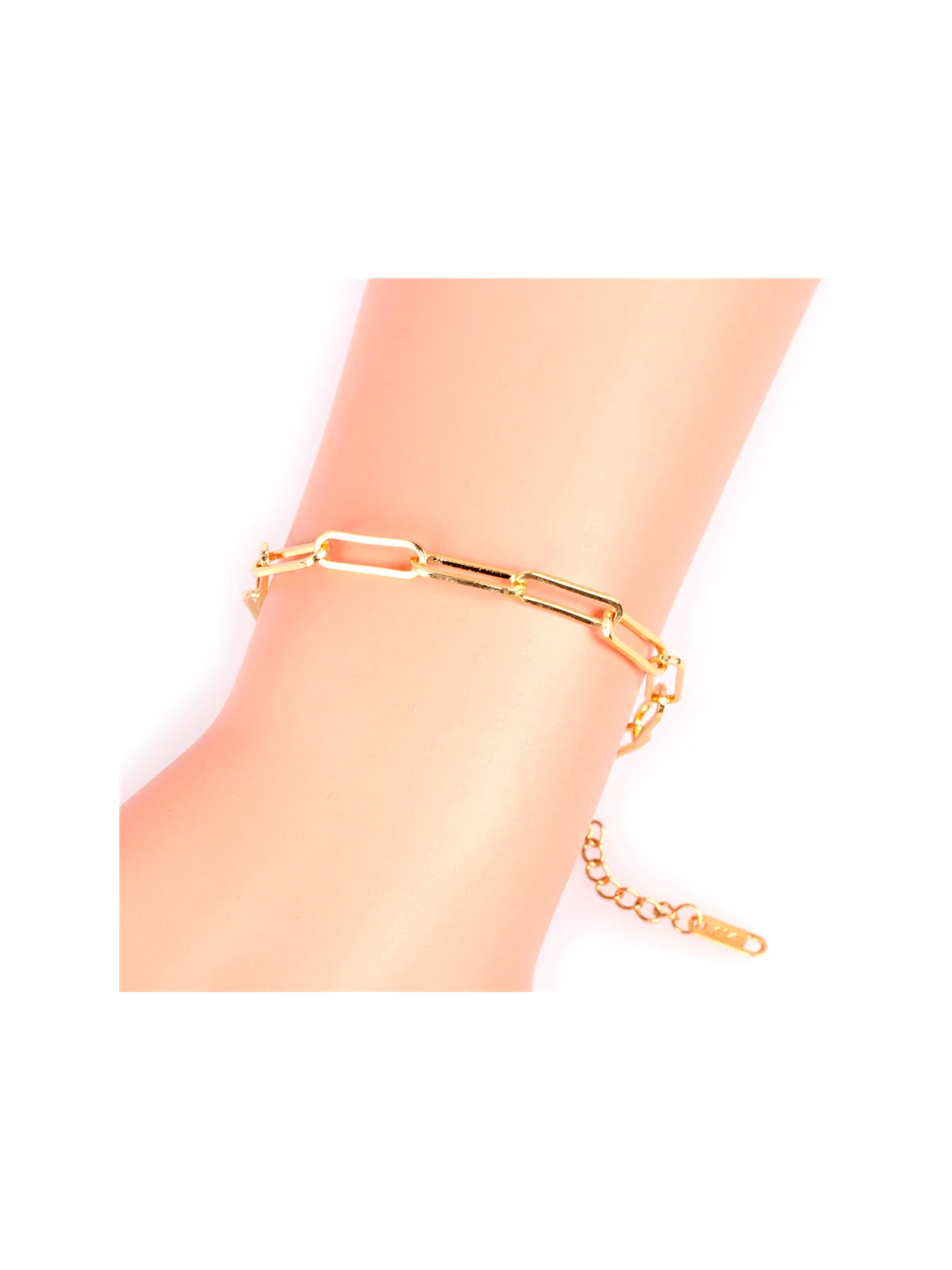 como queda pulsera dorada con eslabones rectangulares 