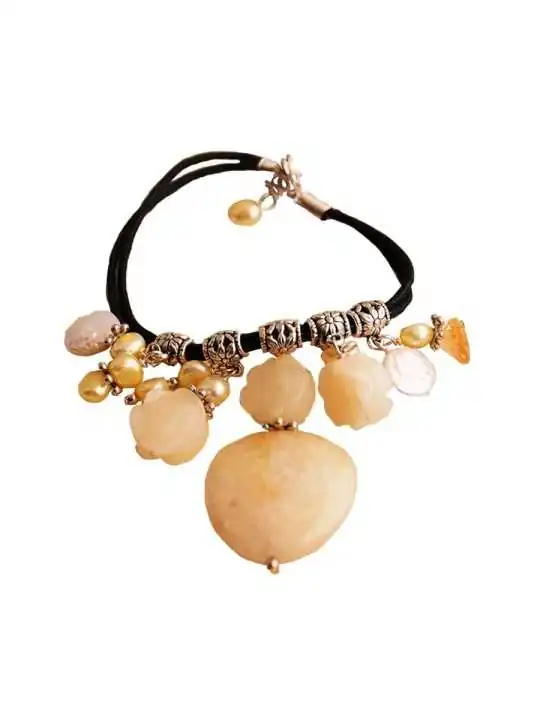 preciosa pulsera con flores de jade natural 