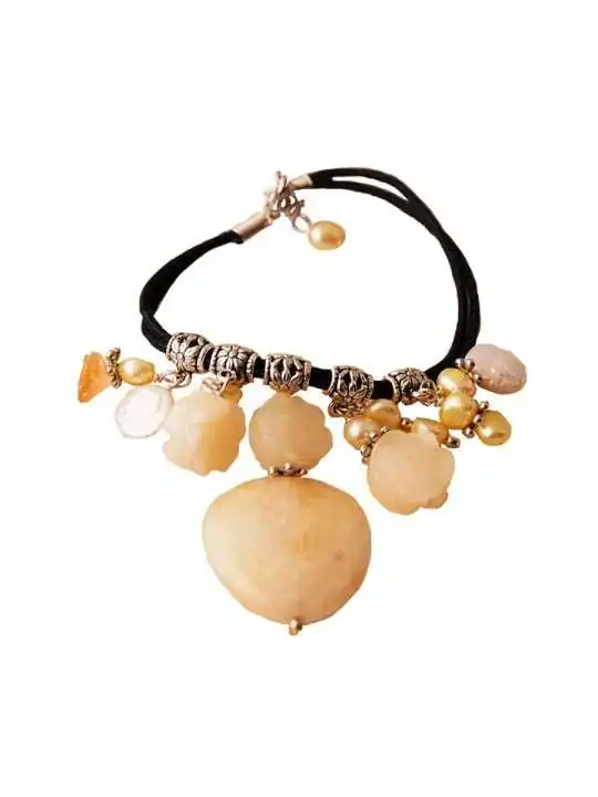 pulsera romántica con flores de jade