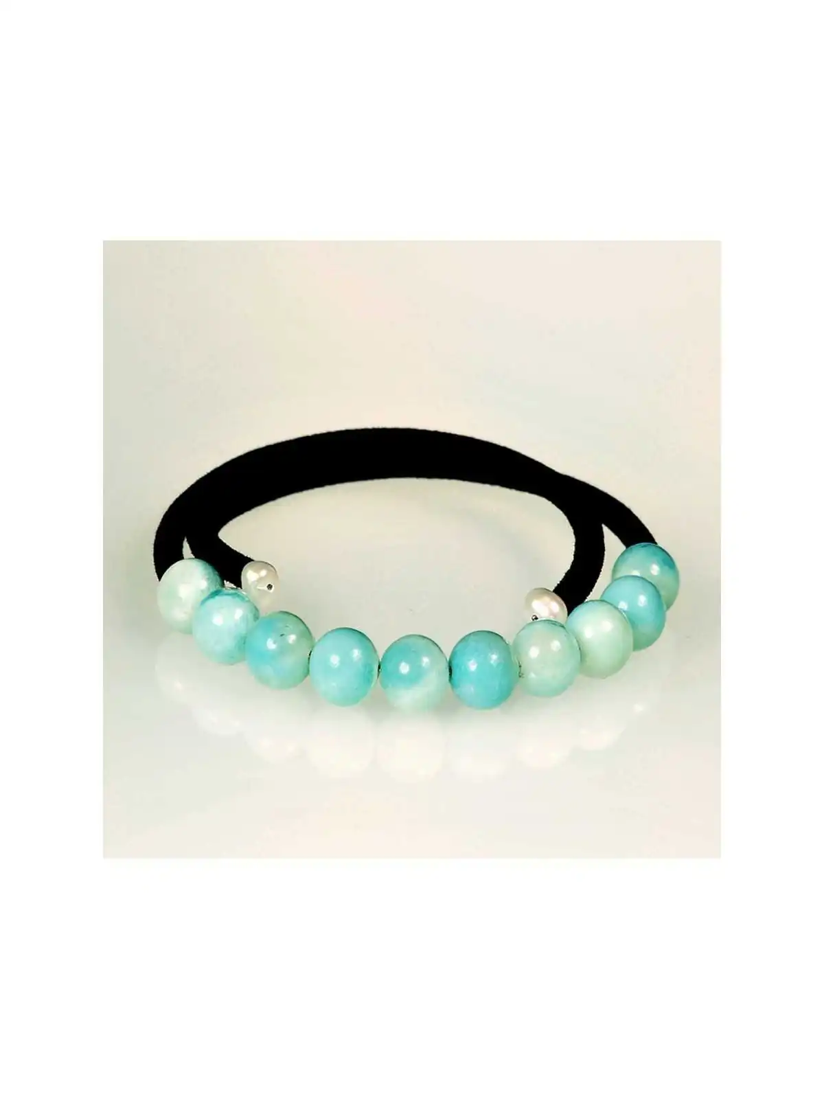 Pulsera de terciopelo negro y aguamarinas