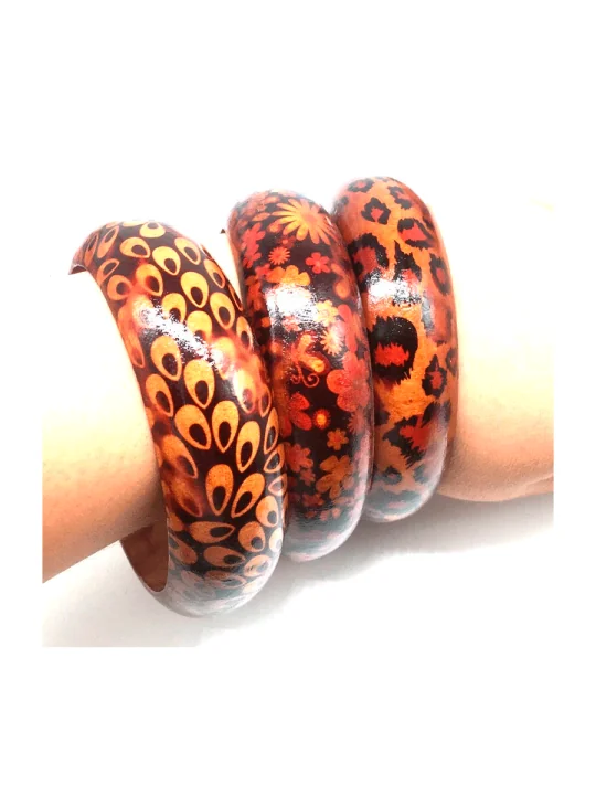 Brazaletes de madera étnica