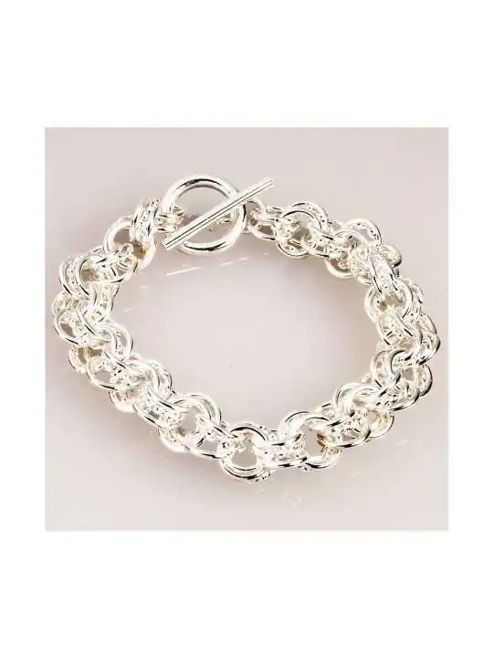 pulsera plateada con eslabones