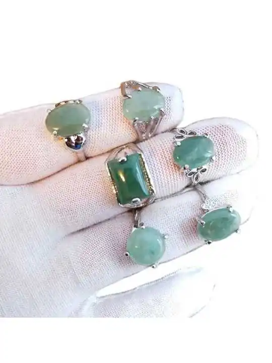anillos de jadeita verde