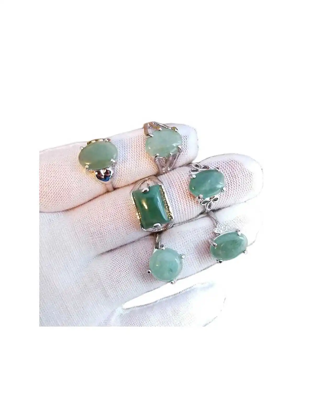 anillos de jadeita verde