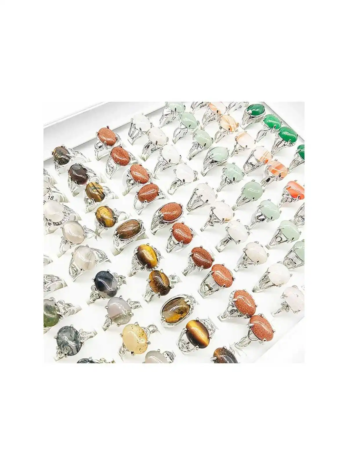 conjunto de piedras semipreciosas en anillos plateados