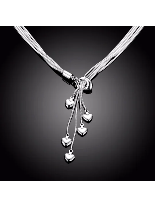 Collar con cinco corazones plateado