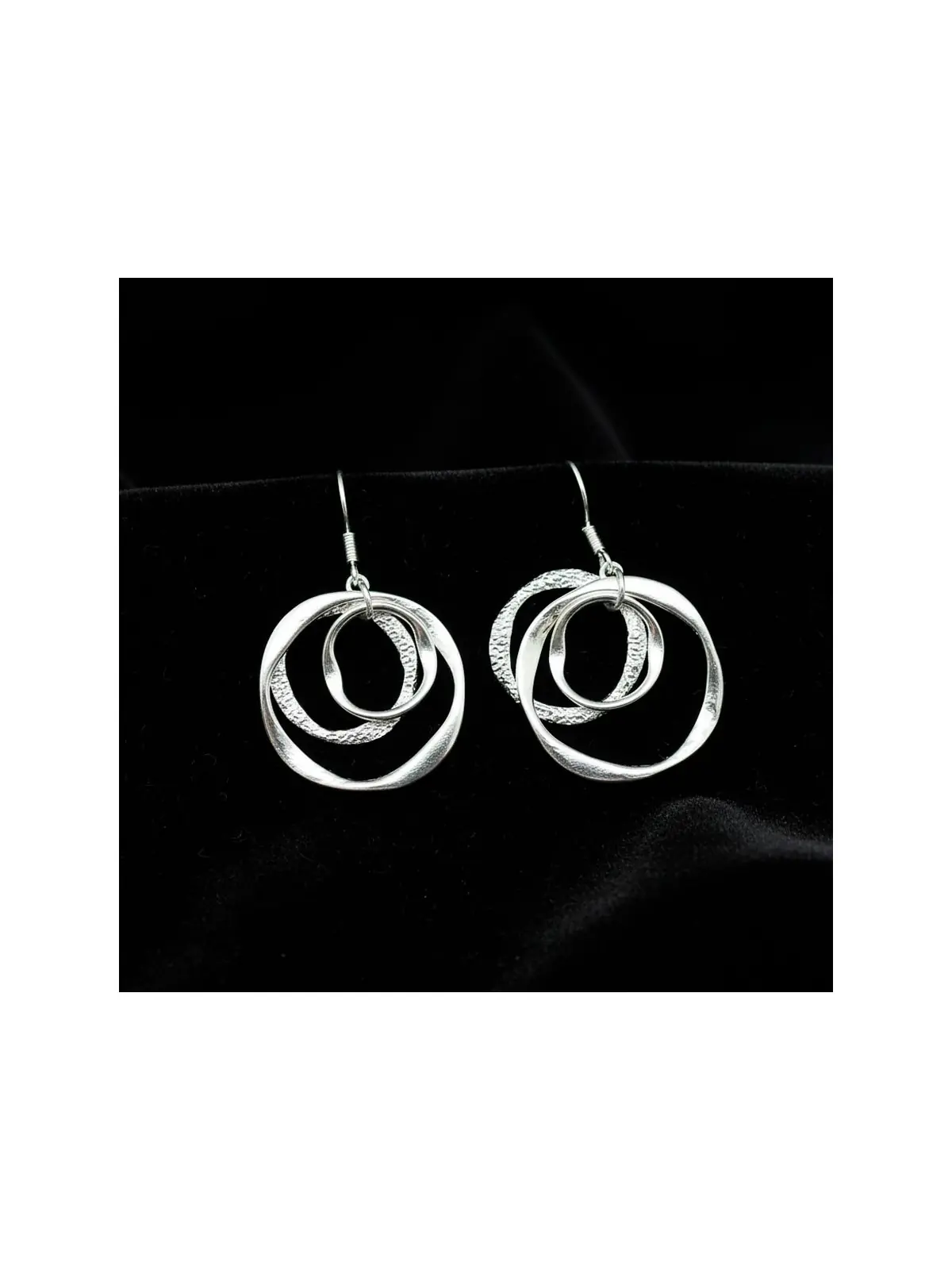 Preciosos Pendientes plateados de aros con movimiento