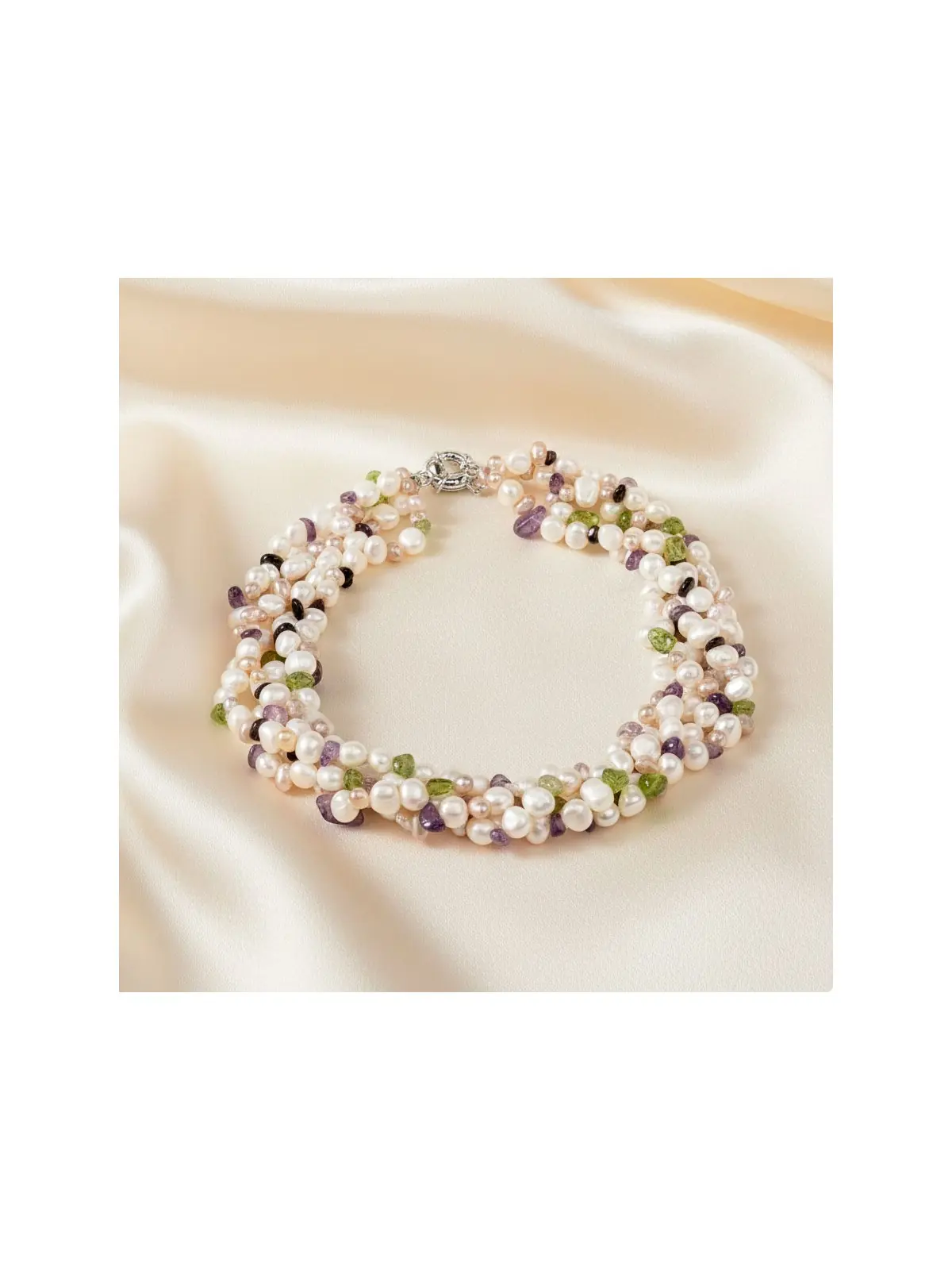 preciosa gargantilla compuesta por cuarzo rosa, peridoto, amatistas y perlas de agua dulce, todas naturales