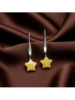 Preciosos pendientes con charms de piedra de gato amarillo en forma de estrella