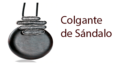 Magnífico colgante confeccionado en madera de sándalo